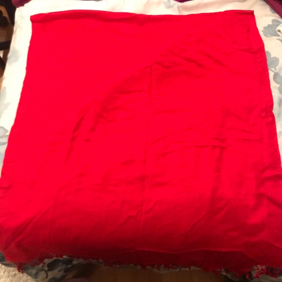 Red scarf - Picture 2 of 2